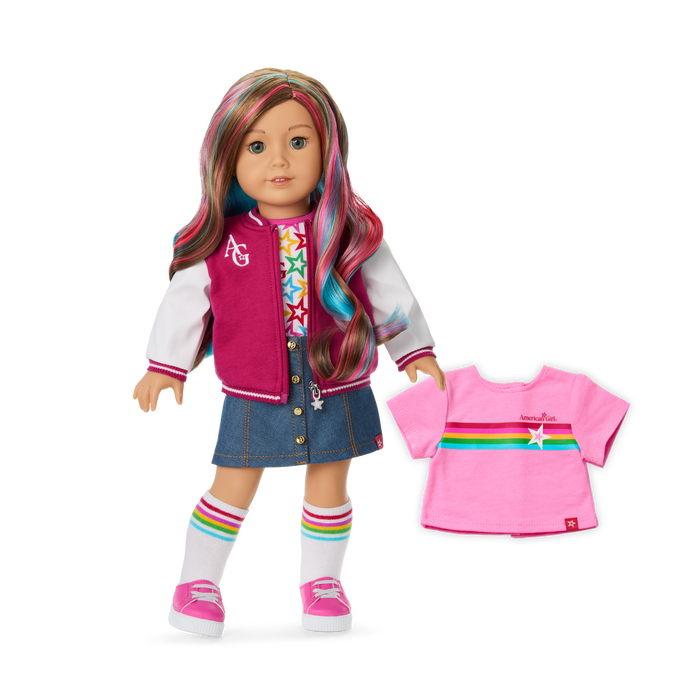 Truly Me™ 18-inch Doll #101 with wavy caramel hair Q9
