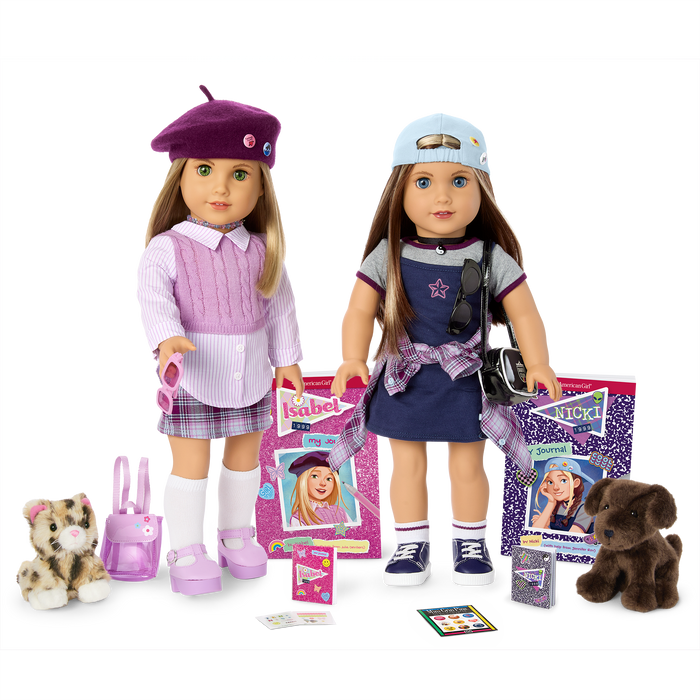 ’90s Twins Isabel™ & Nicki™ Gift Set (Historical Characters) U5