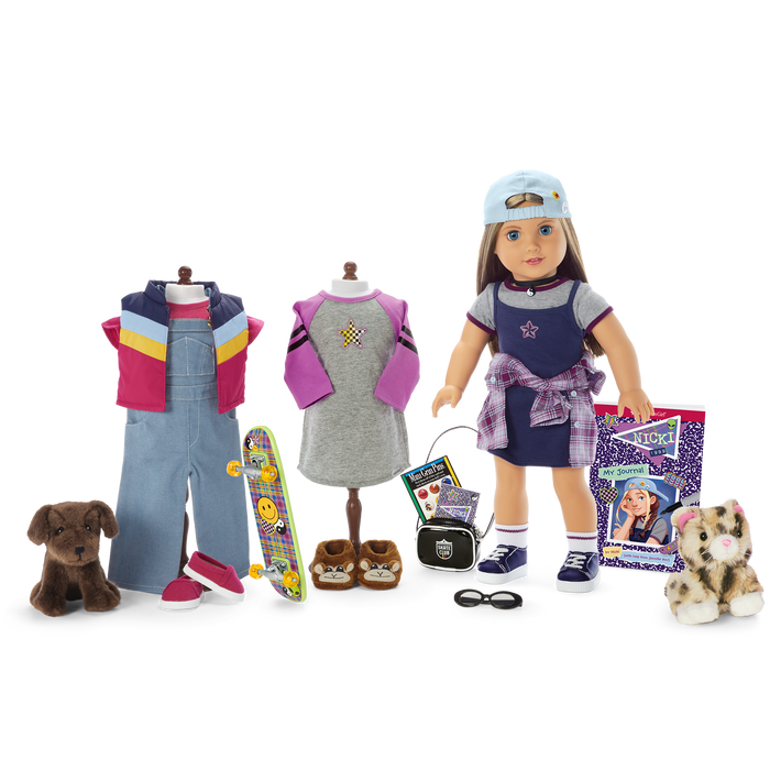 ’90s Twins Nicki’s™ Skateboarding Gift Set (Historical Characters) Y4