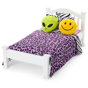 Nicki’s™ Bed & Animal-Print Bedding Set for 18-inch Dolls (Historical Characters) H1